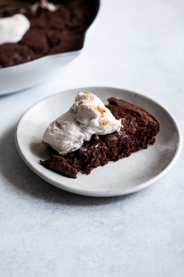 Fudgy Secret Ingredient Vegan Skillet Brownies | The Full Helping