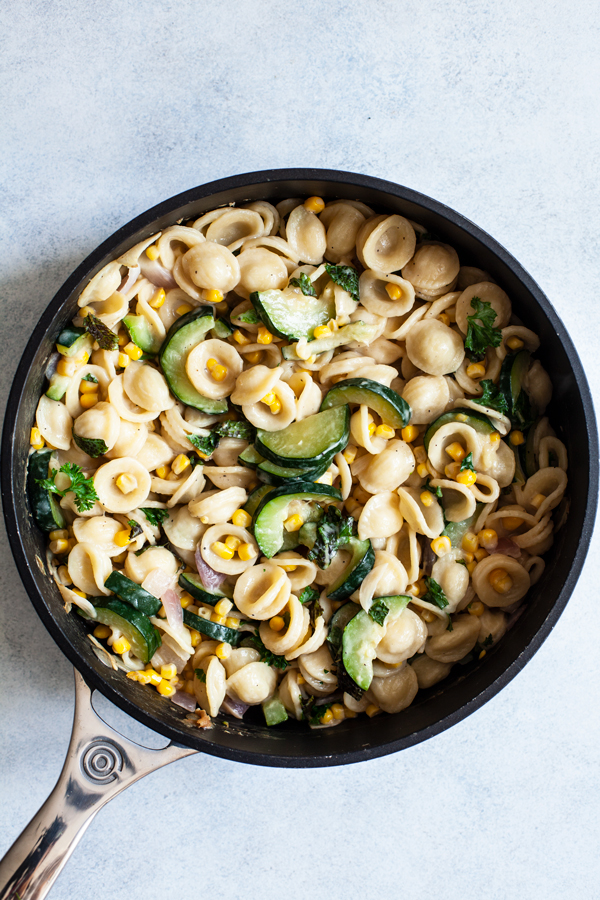 Creamy Vegan Zucchini Corn Summer Pasta | The Full Helping