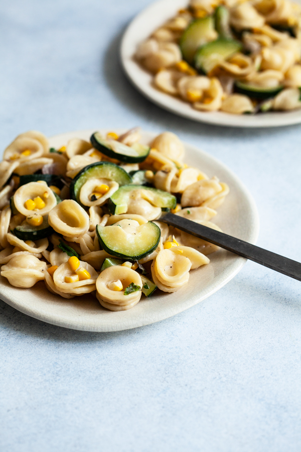 Creamy Vegan Zucchini Corn Summer Pasta | The Full Helping